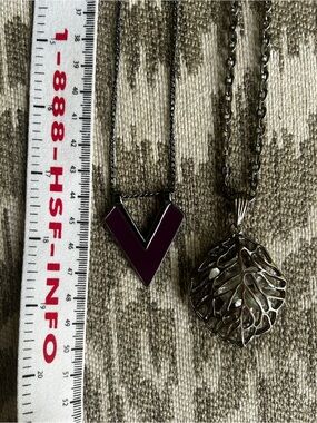 Long chain 44cm - Purple V-Shaped Pendant Necklace and a Leaf necklace